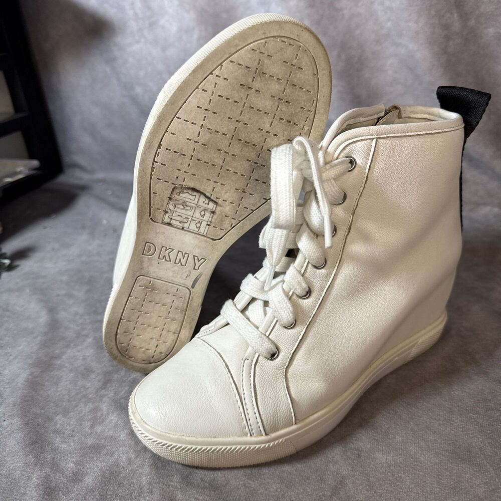 Size 5 M DKNY Calz Lace Up Women’s White Shoes  Wedge Sneakers EUC